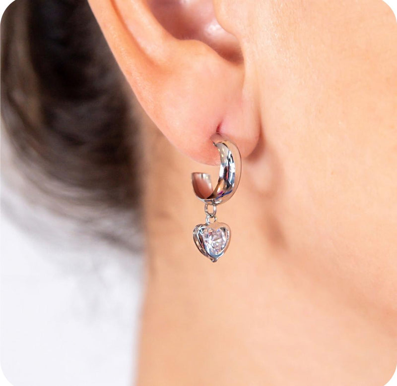 Brinco Aço Inoxidável Argola + Coração Diamante