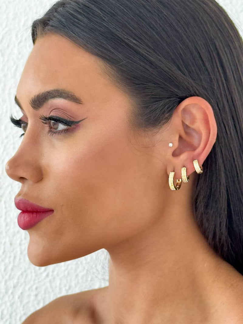 Brinco Folheado Dourado Argola Strass 1°, 2° e 3° Furo