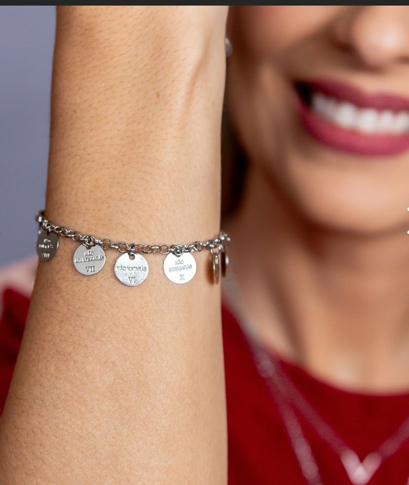 Pulseira Aço Inoxidável Com Detalhes Círculos Em volta