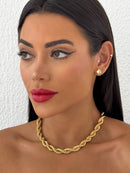 Colar Folheado Dourado Enrolado Torção