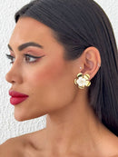 Brinco Folheado Dourado Branco Flor